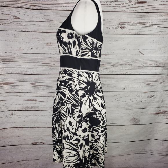 White House Black Market Women's 100%Silk Abstract Flower Dress Size 6 - Picture 3 of 10